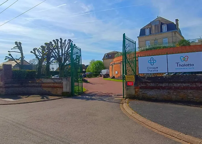 A 8 Min A Pieds De La Plage, Du Centre Ville Et Du Brittany Ferries